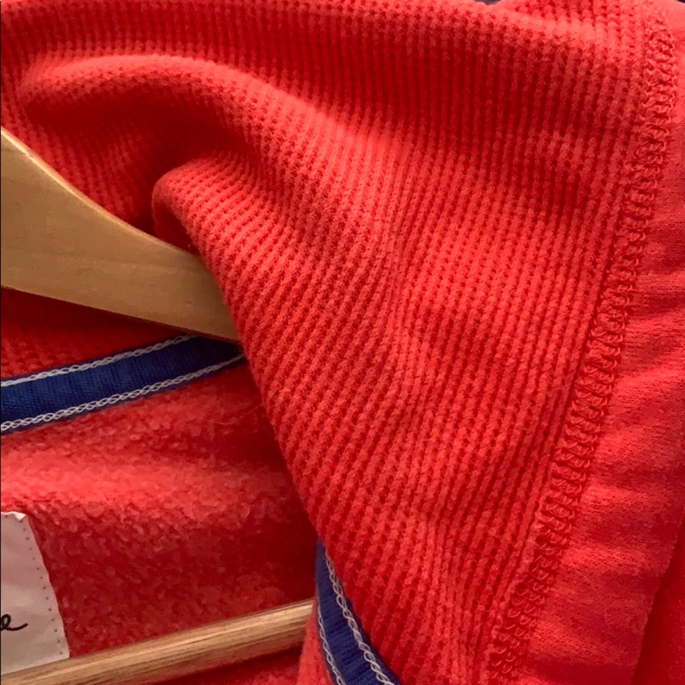 Aeropostale Hoodie Jacket Red with Logo Sleeve Excellent Condition Size Large L - Picture 7 of 8